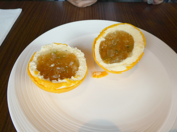 大阪　ヒルトン大阪　カフェマイプレイスのレモンケーキ